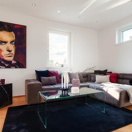 בית נופש Platschberg Urban Hideaway - Stilvolles Mit Pool An Der Weinstrasse