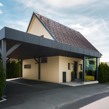 Casa de Férias Mit Pool An Der Suedsteirischen Weinstrasse Berghausen